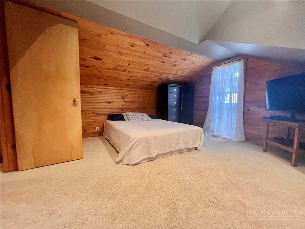 Image number 14 for the current listing
