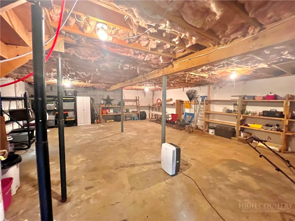 Image number 11 for the current listing