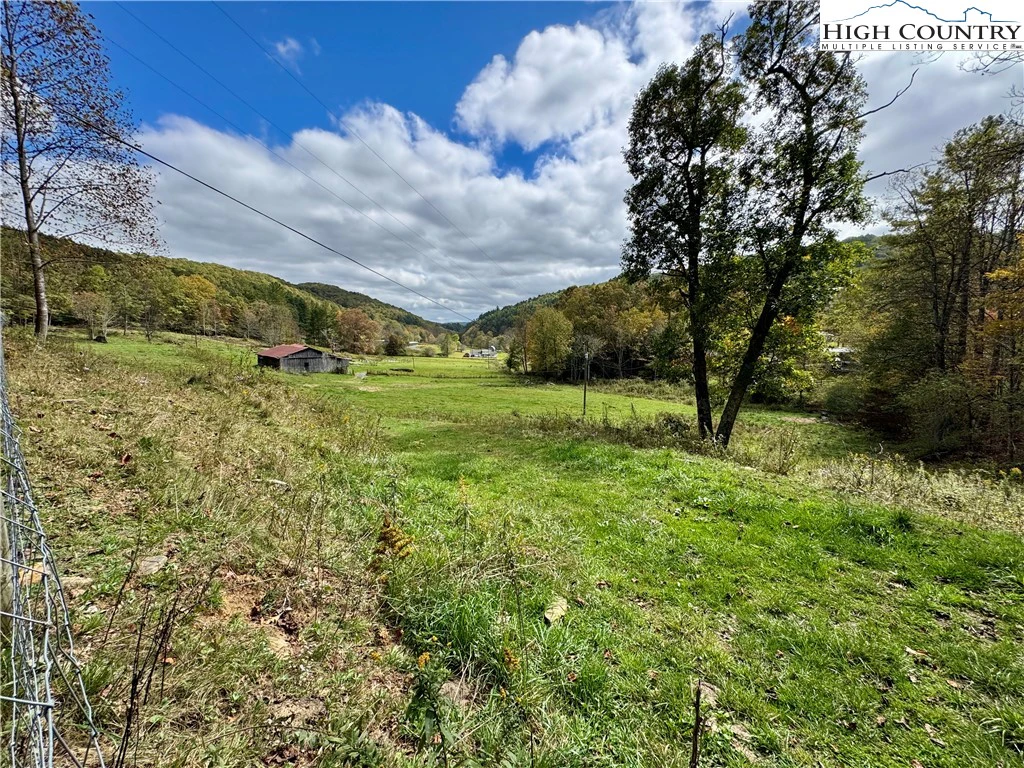 Image number 19 for the current listing