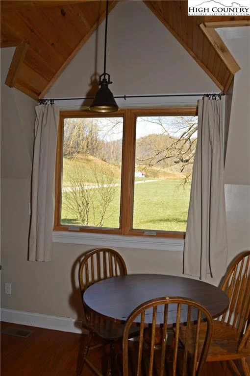 Image number 17 for the current listing