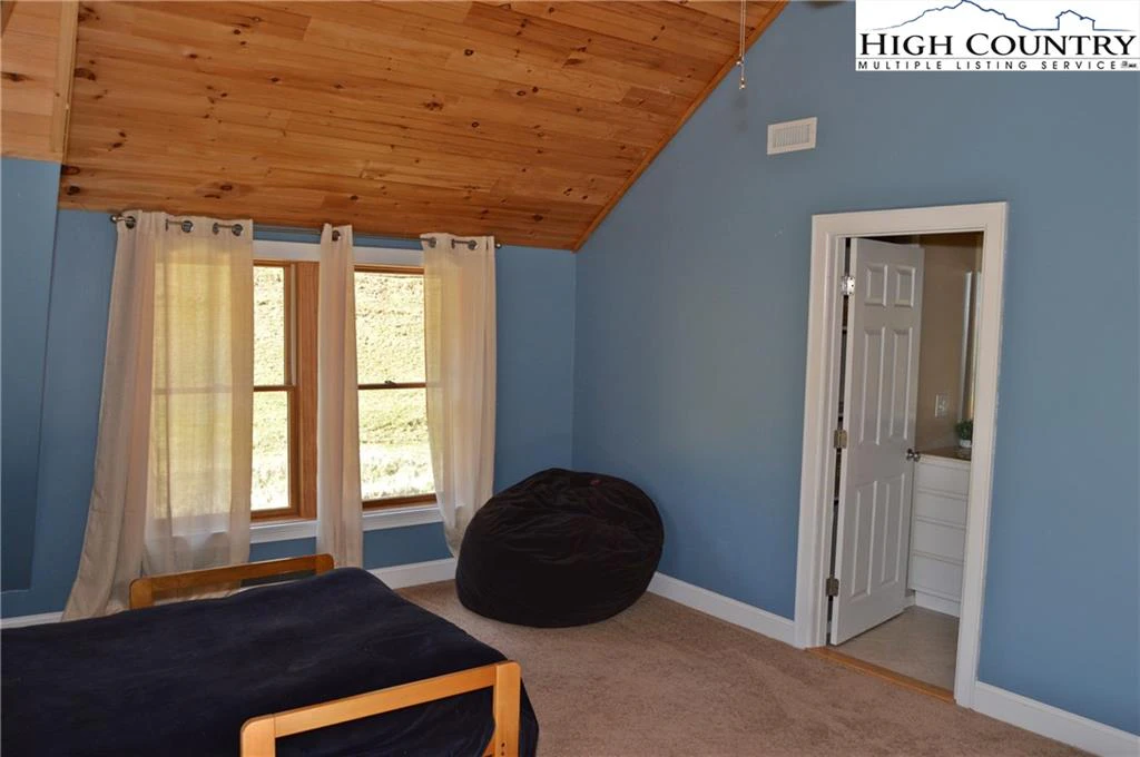 Image number 12 for the current listing