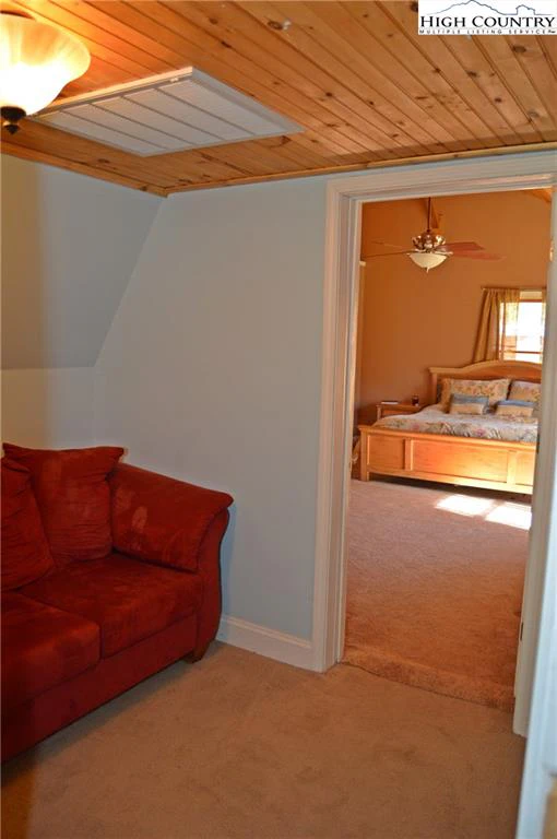 Image number 9 for the current listing