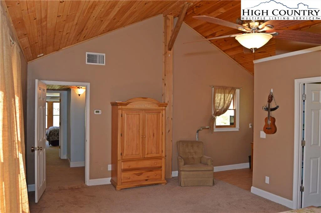 Image number 7 for the current listing