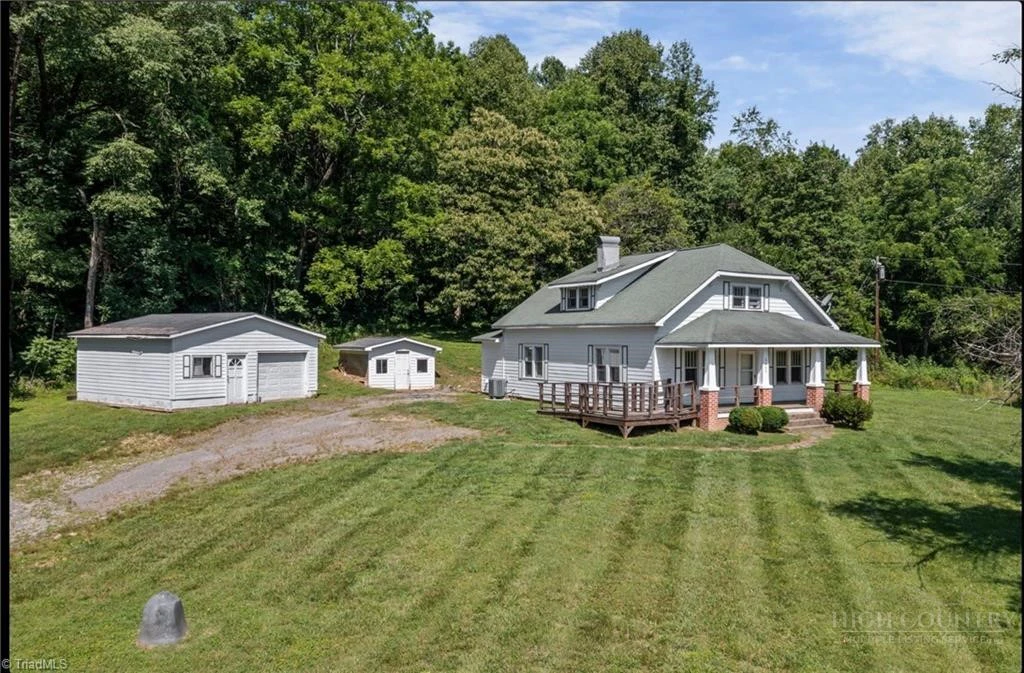 Image number 1 for the current listing