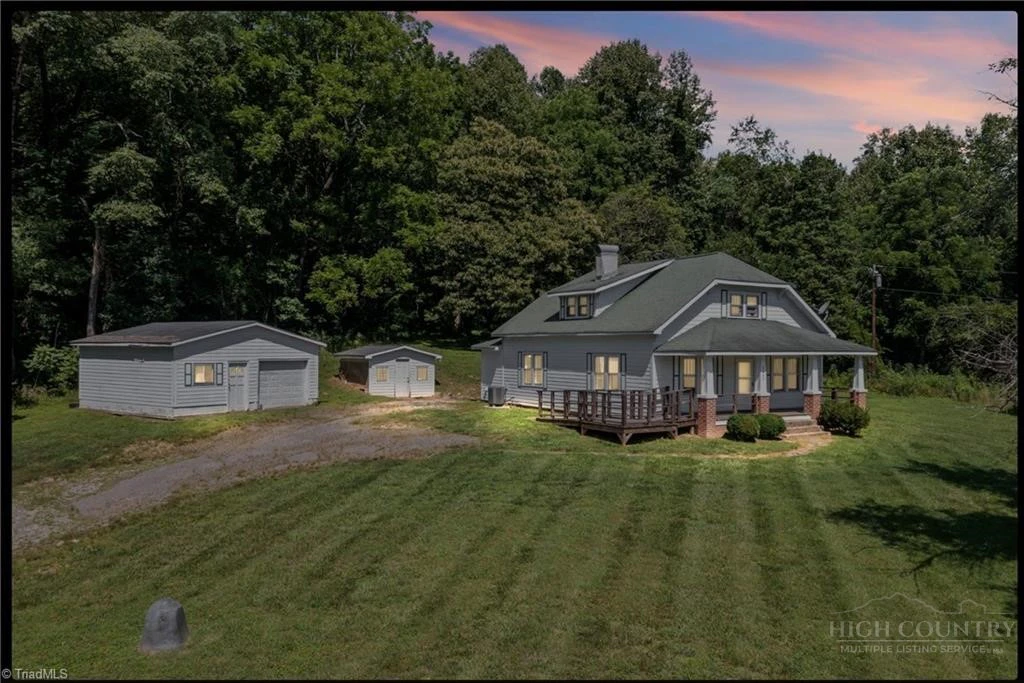 Image number 3 for the current listing