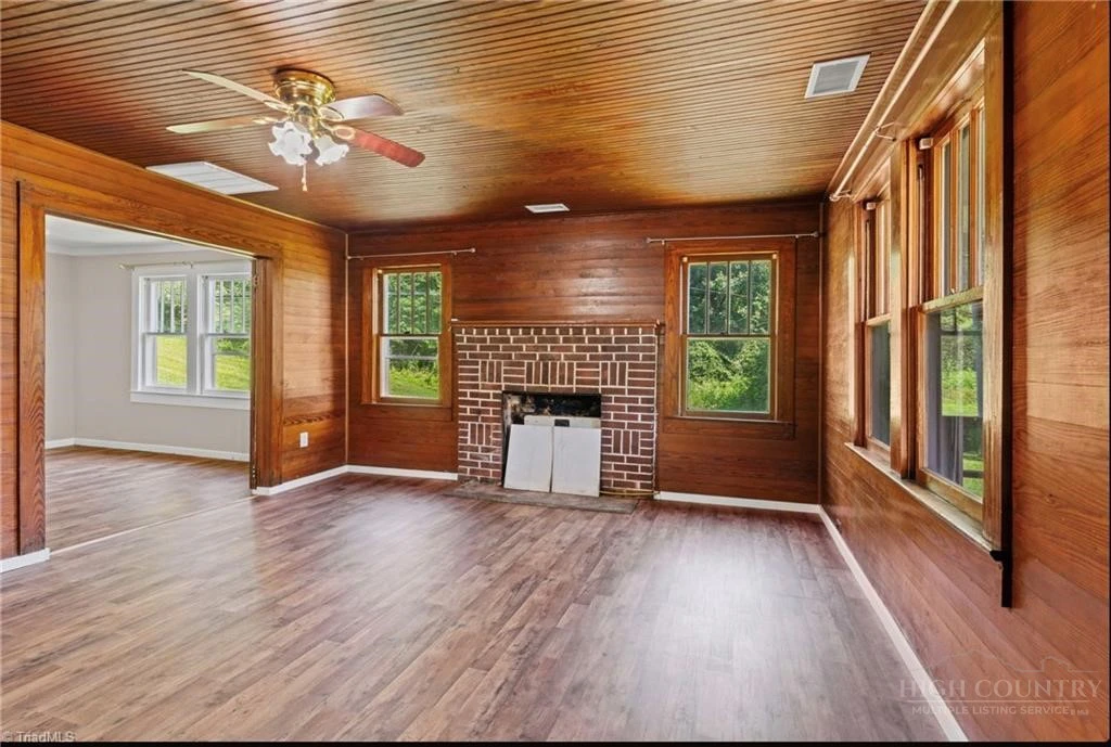 Image number 6 for the current listing