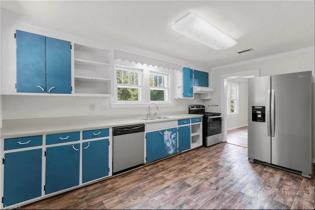 Image number 7 for the current listing