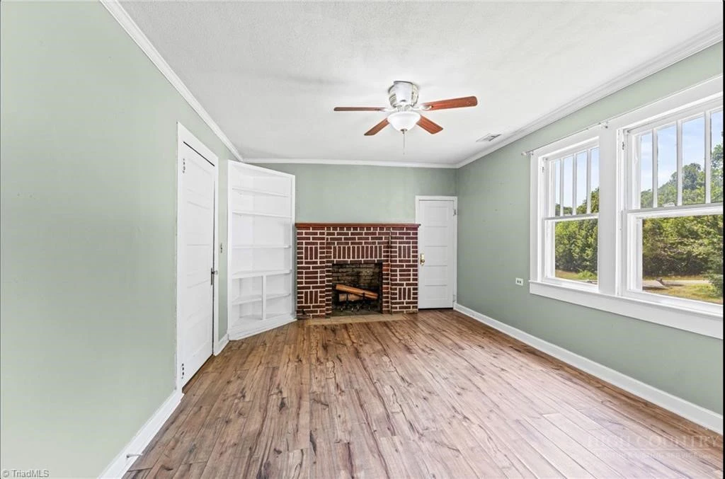 Image number 12 for the current listing