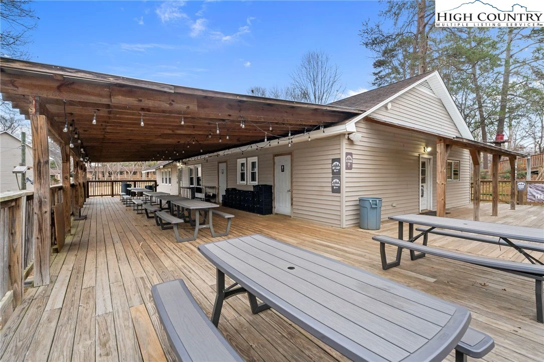 Image number 12 for the current listing