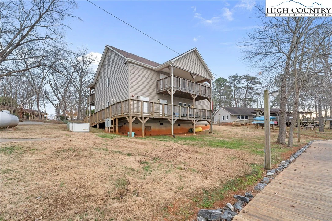 Image number 15 for the current listing