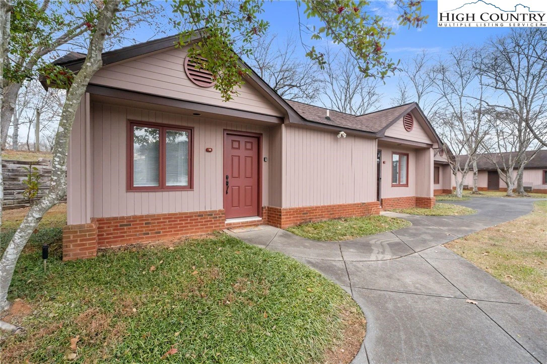 Image number 19 for the current listing