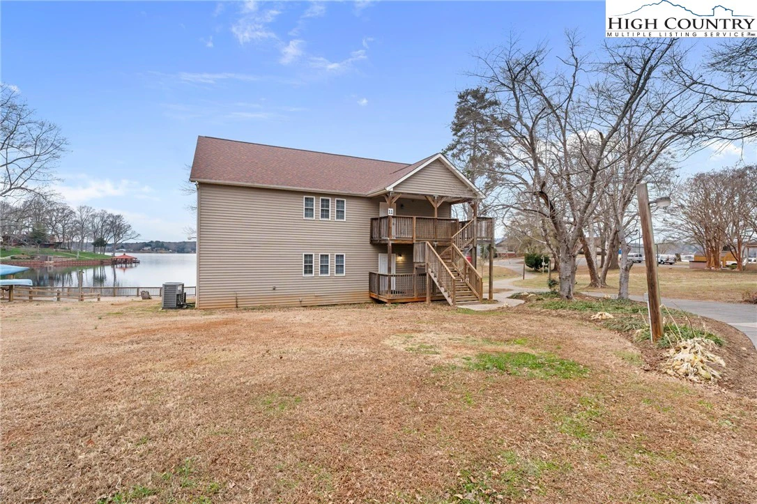 Image number 18 for the current listing