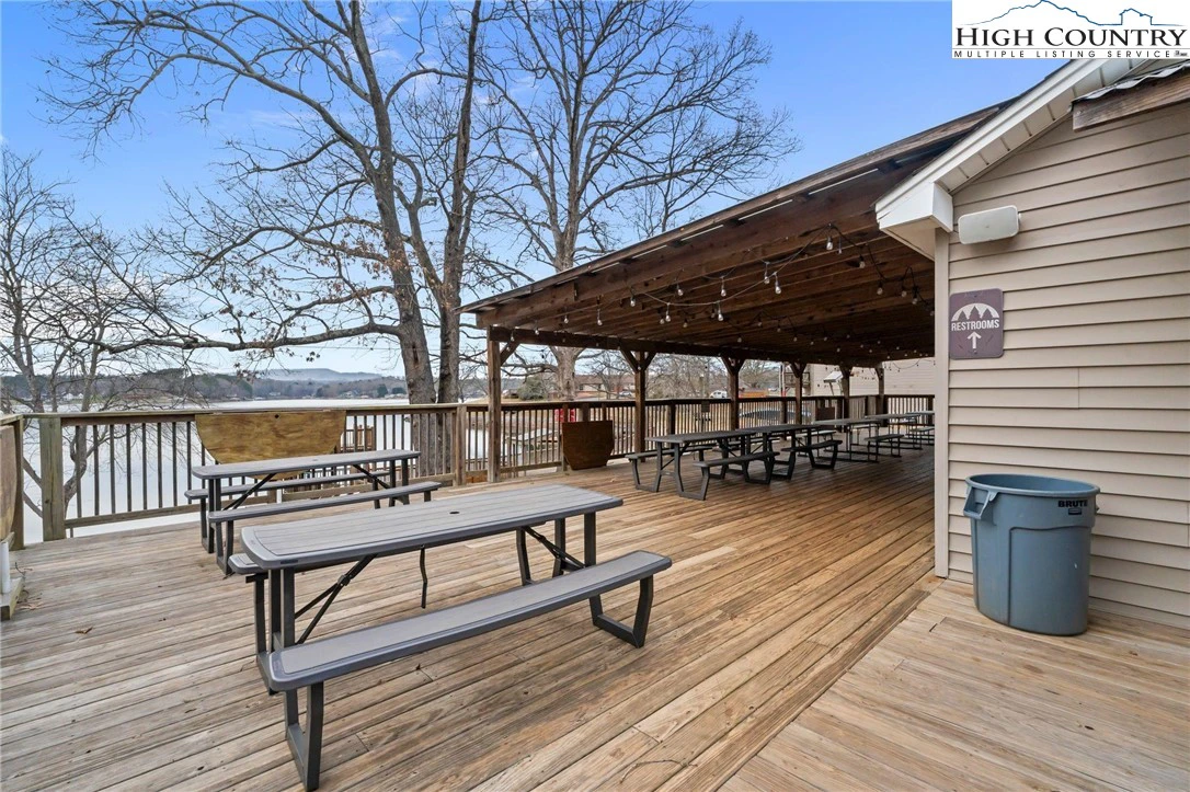 Image number 13 for the current listing