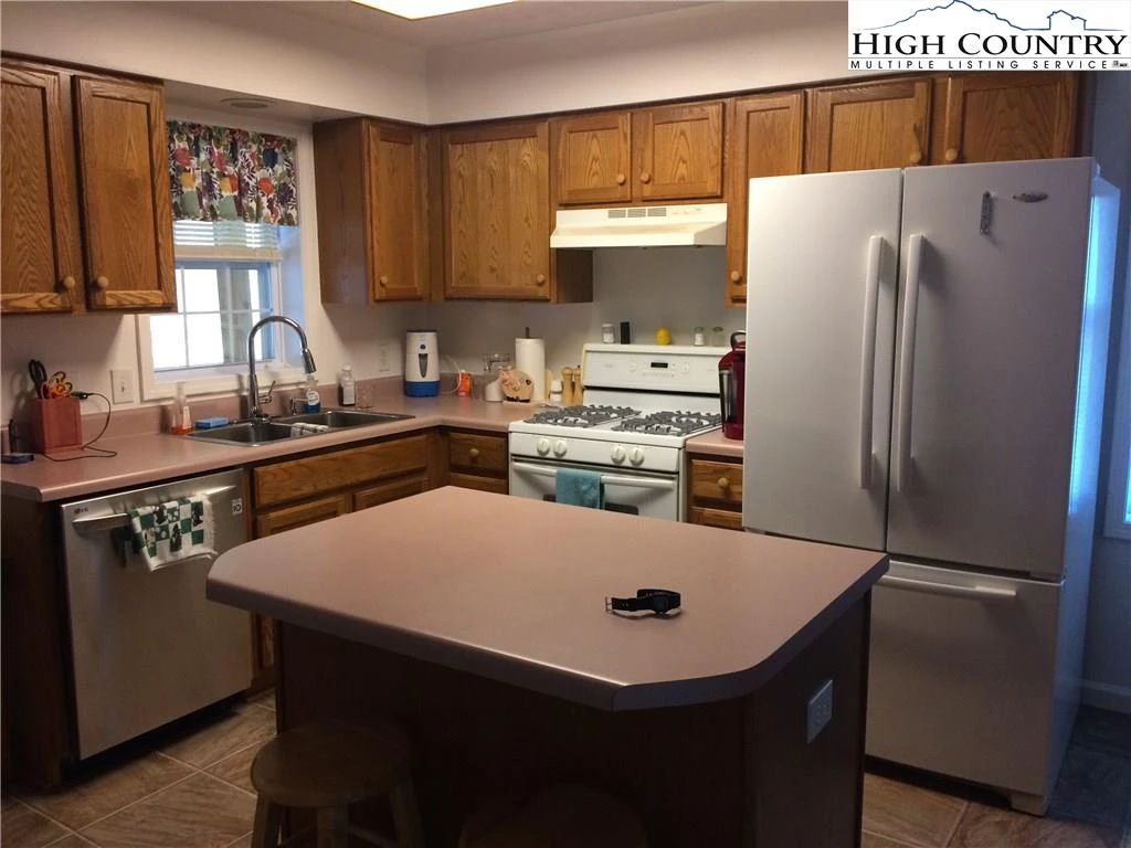 Image number 5 for the current listing
