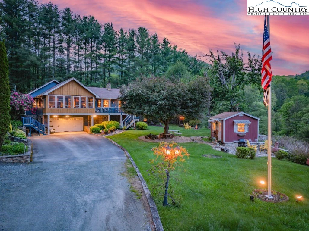 Image number 1 for the current listing