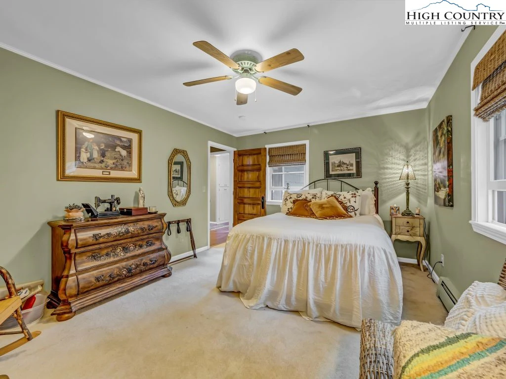 Image number 4 for the current listing
