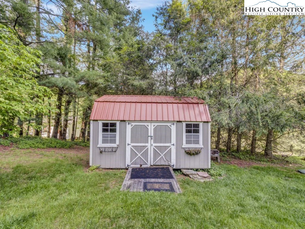 Image number 20 for the current listing