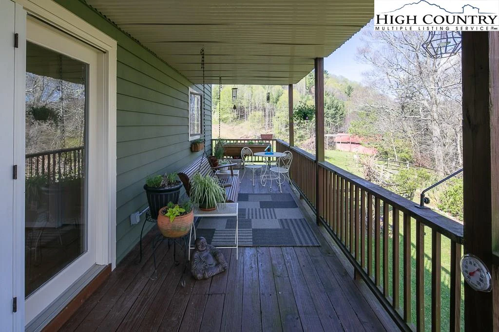 Image number 9 for the current listing