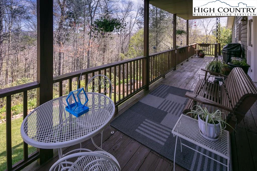 Image number 11 for the current listing