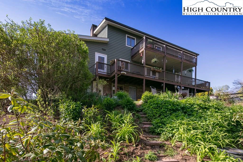 Image number 19 for the current listing