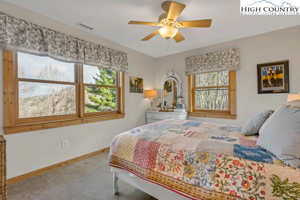 Image number 8 for the current listing