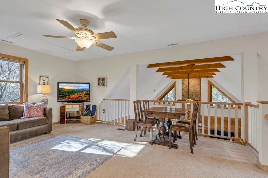 Image number 5 for the current listing