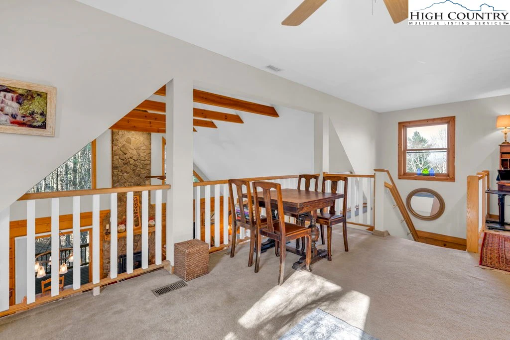 Image number 4 for the current listing