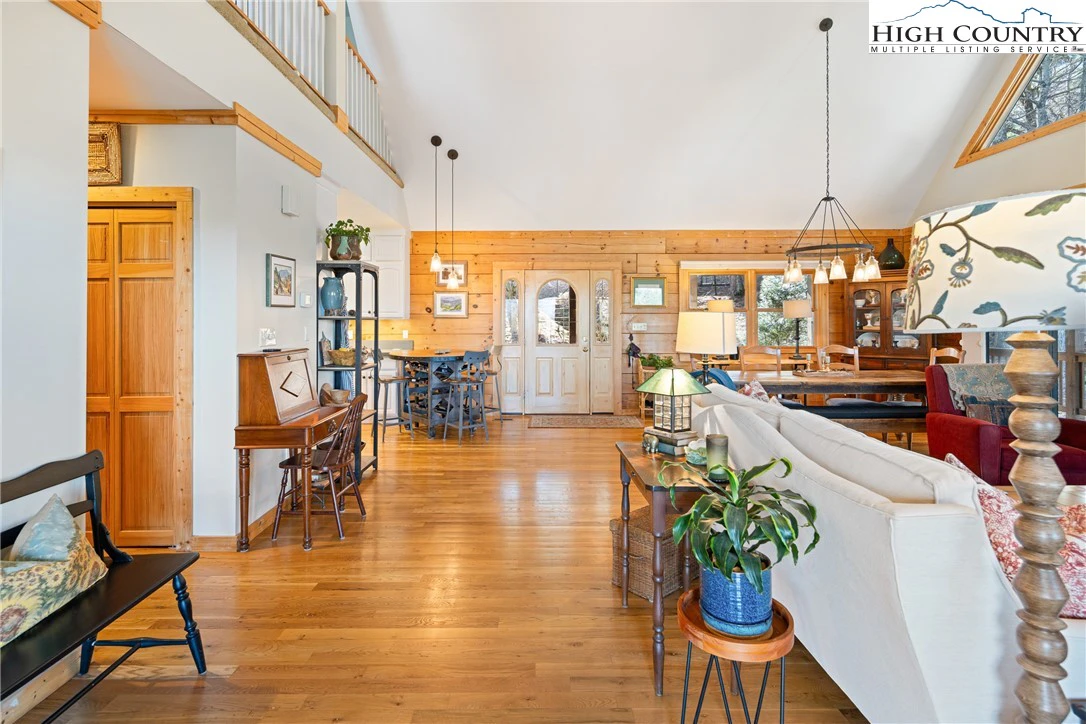 Image number 3 for the current listing