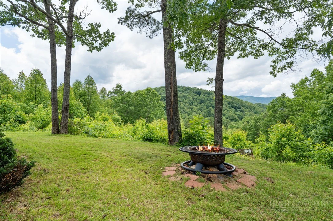 Image number 8 for the current listing