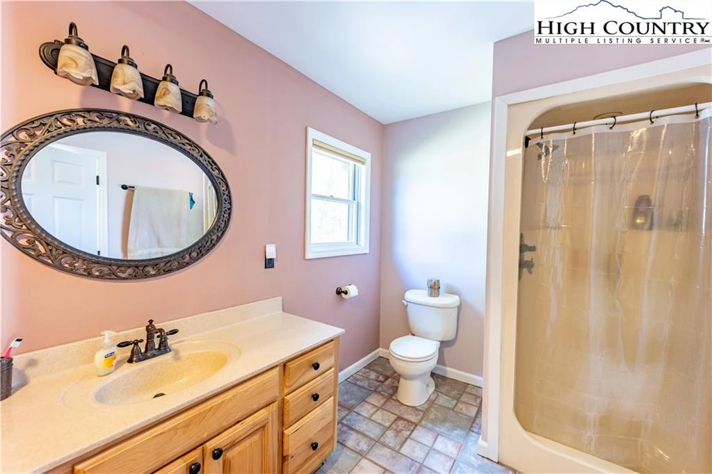 Image number 5 for the current listing