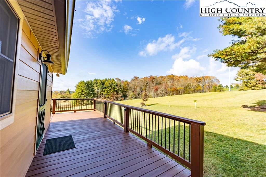 Image number 15 for the current listing