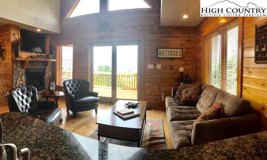 Image number 19 for the current listing