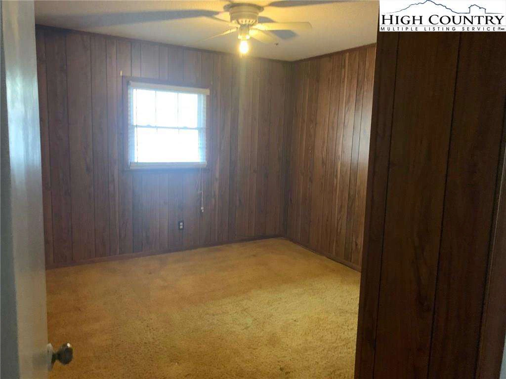 Image number 20 for the current listing