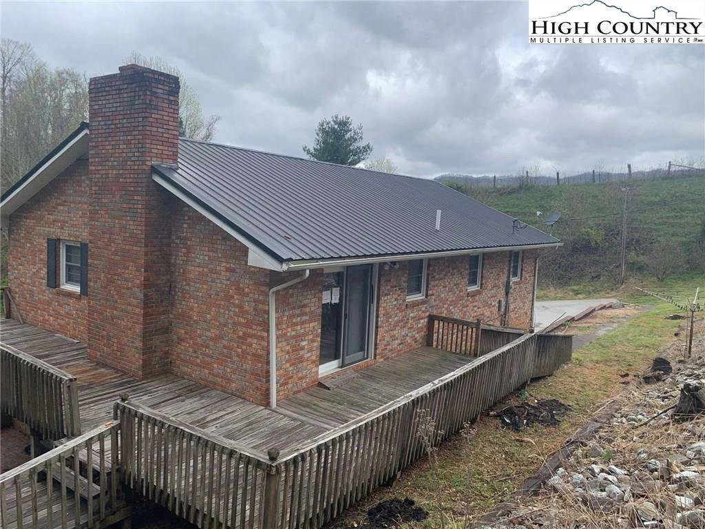 Image number 13 for the current listing