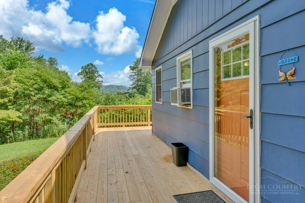Image number 4 for the current listing