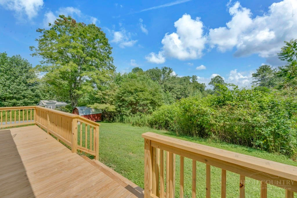 Image number 18 for the current listing
