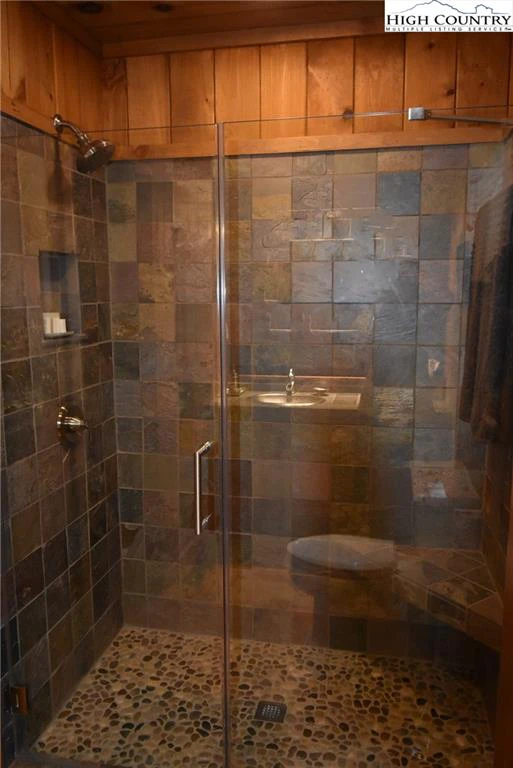 Image number 3 for the current listing