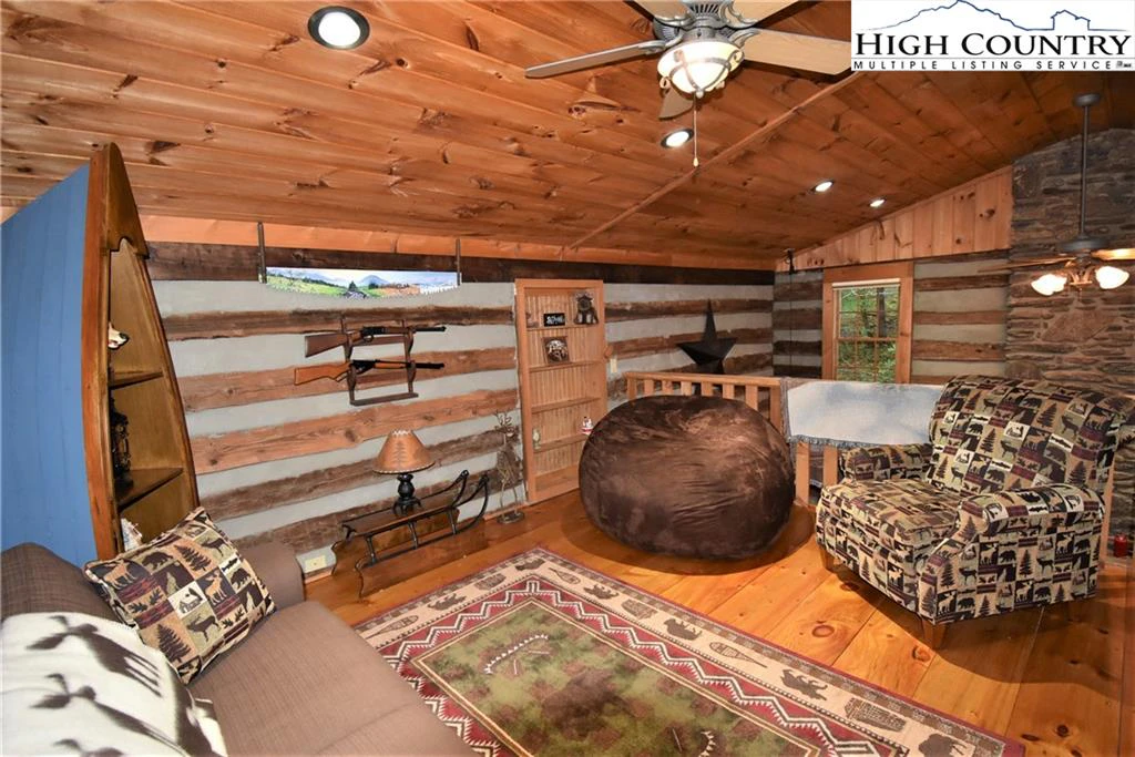 Image number 5 for the current listing