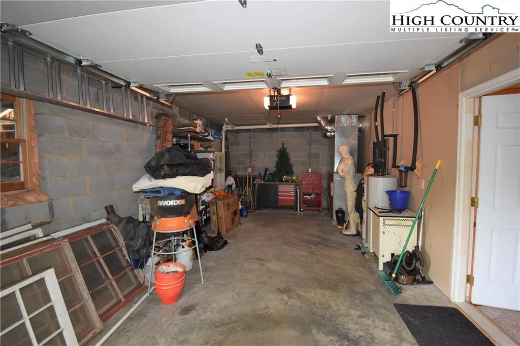 Image number 15 for the current listing