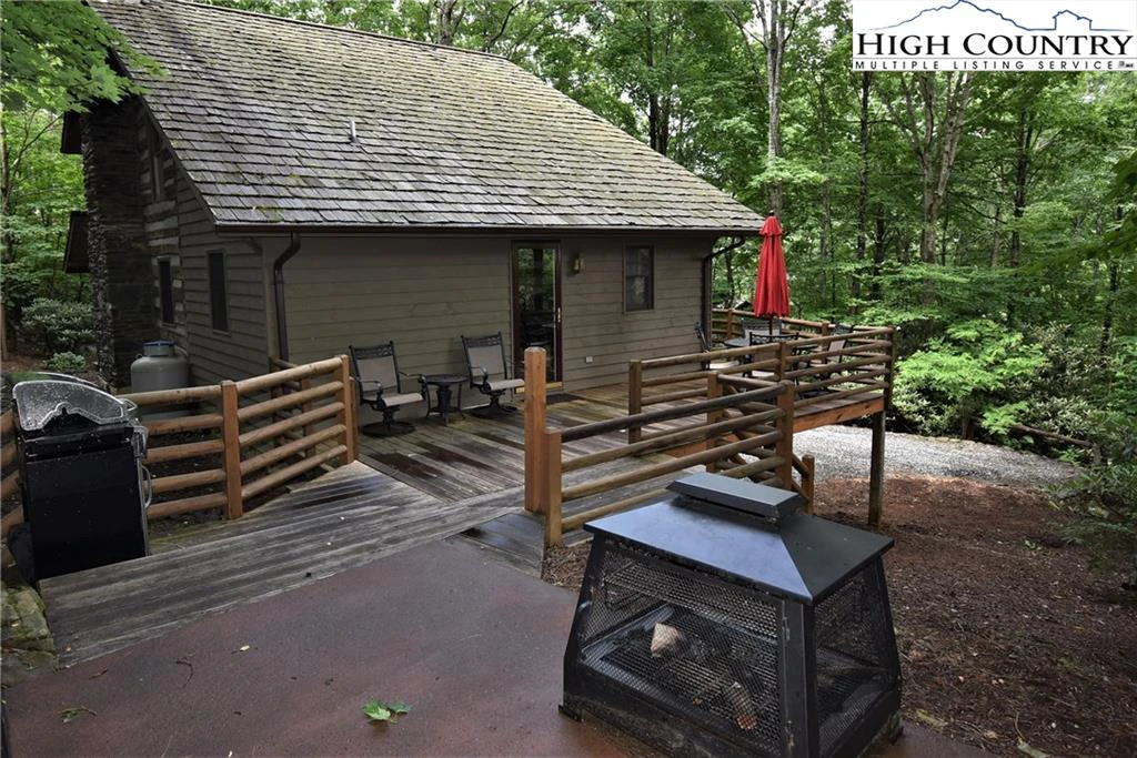 Image number 17 for the current listing