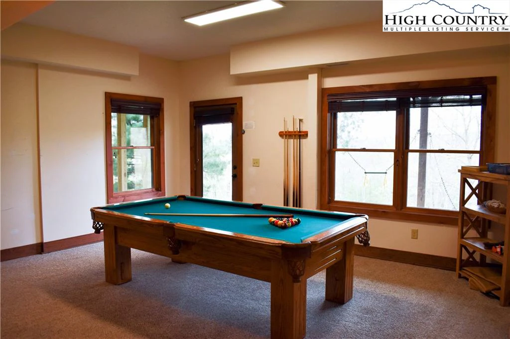 Image number 9 for the current listing