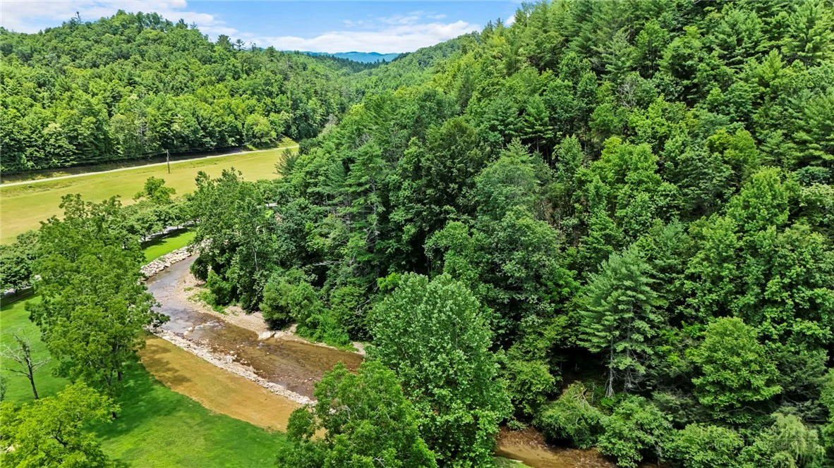 Image number 15 for the current listing