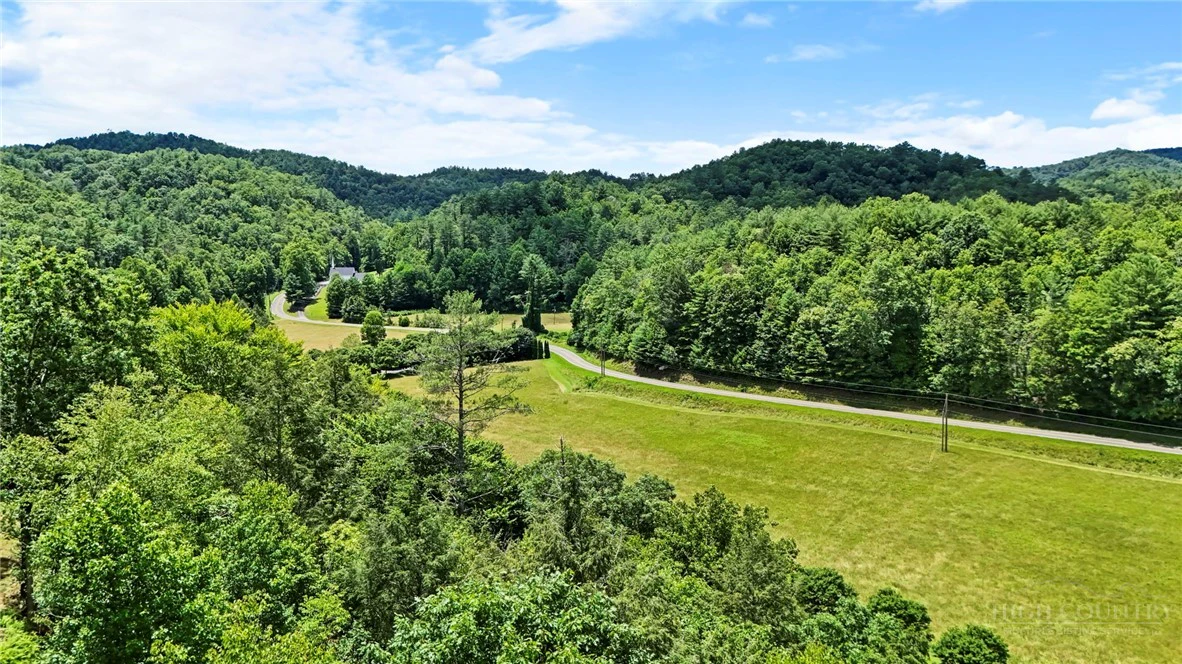 Image number 18 for the current listing