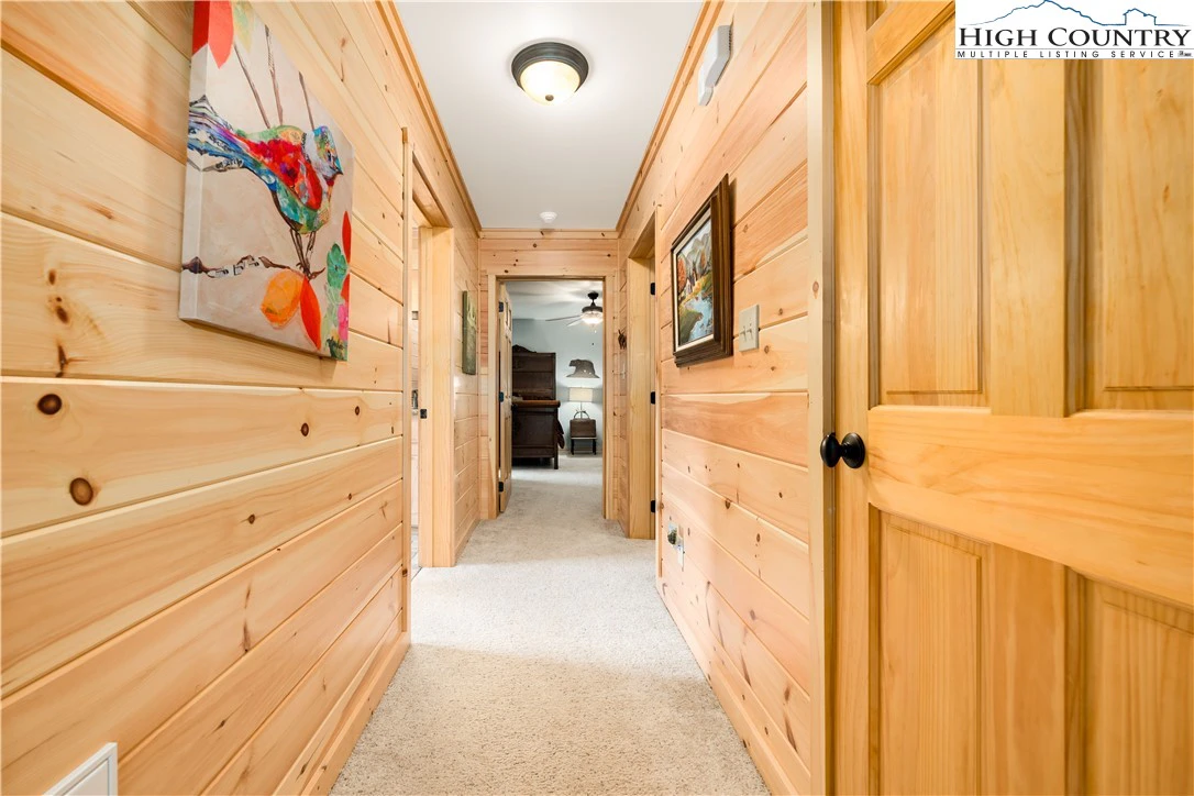 Image number 21 for the current listing