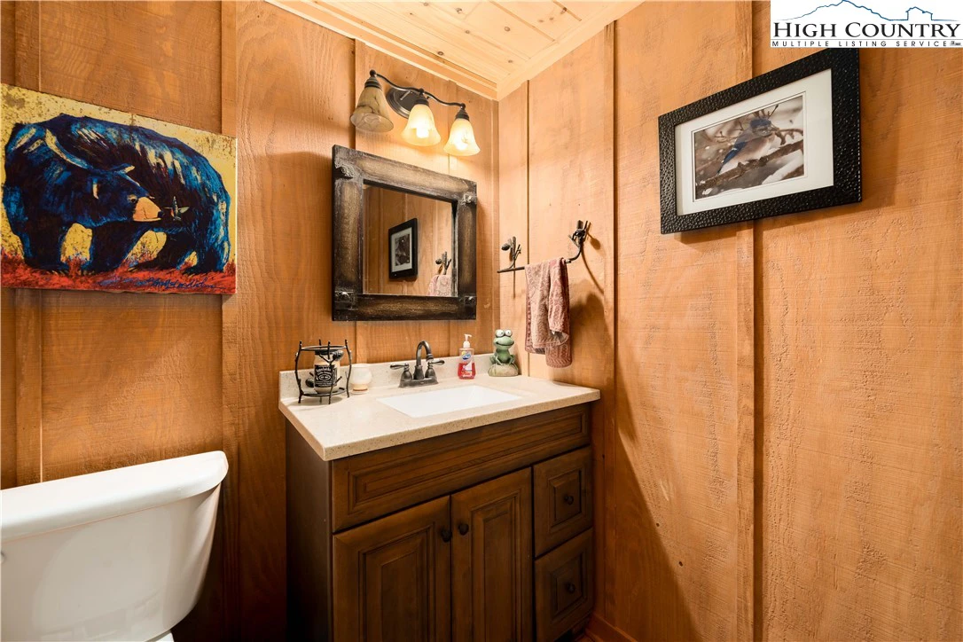 Image number 9 for the current listing