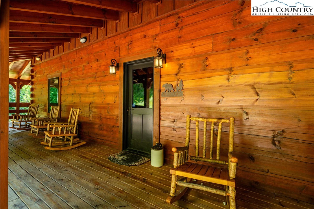 Image number 3 for the current listing