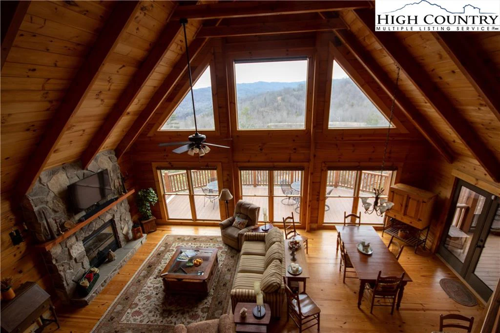 Image number 14 for the current listing