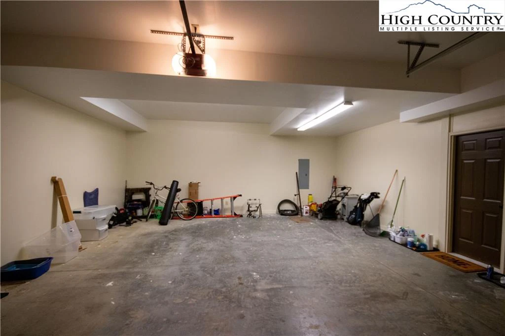 Image number 21 for the current listing