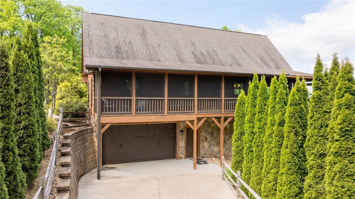Image number 2 for the current listing