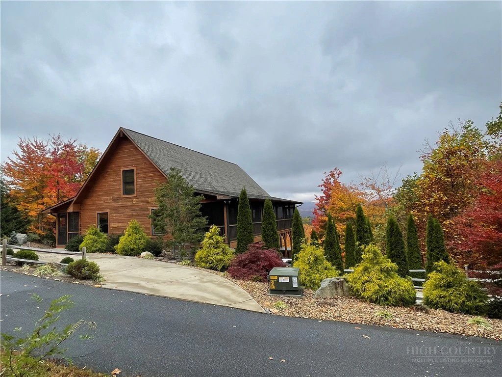 Image number 17 for the current listing